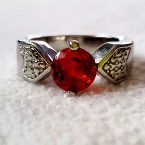 Red Ruby Style Cocktail Ring Faceted Stone Silvertone Embossed Sides Wide 8 JIC